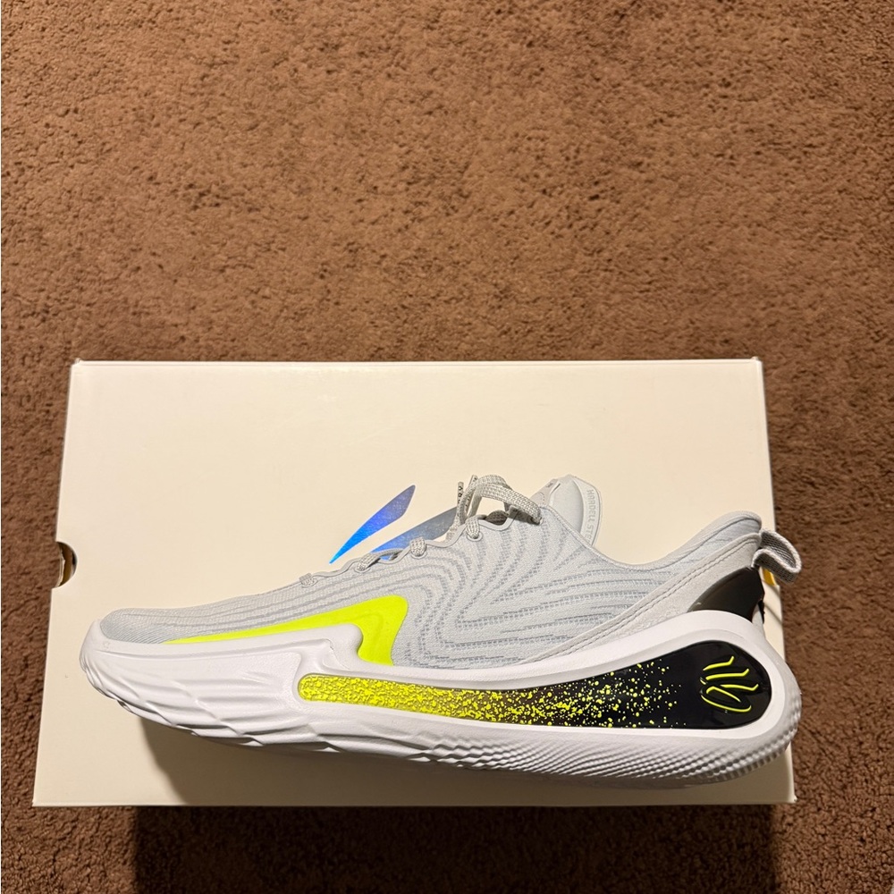 Basketball shoes (Curry’s)